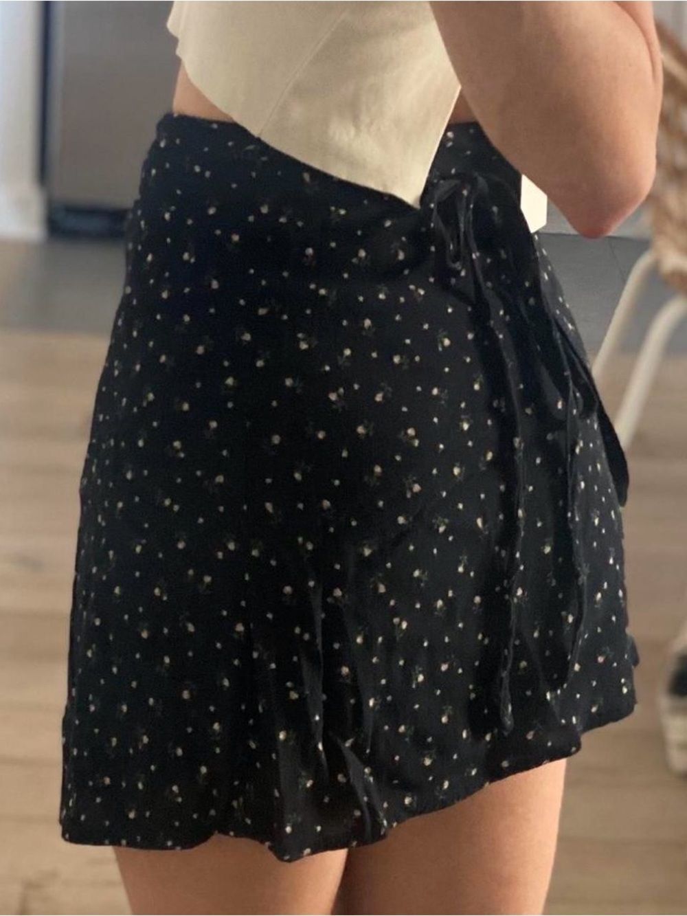 Brandy Melville Black Mini Wrap Skirt with Pink Floral Print One Size EUC